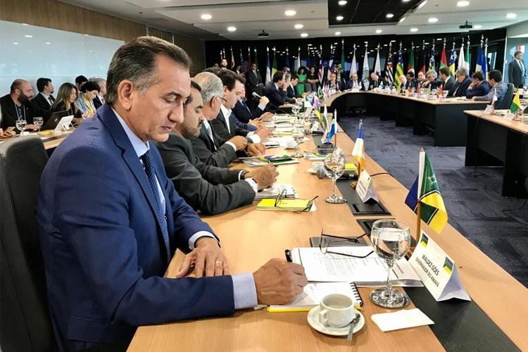 Em Brasília, Waldez defende Pacto Federativo para redução no preço do combustível