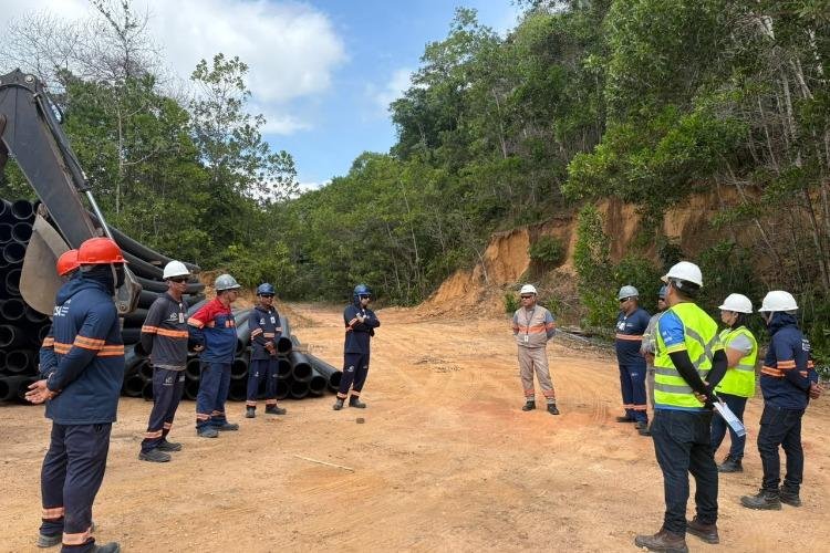 Nova adutora começa a ser instalada e vai reforçar abastecimento de água em Laranjal do Jari