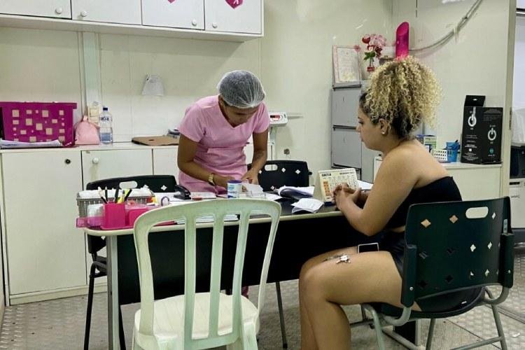 No mês da mulher, carreta itinerante leva serviços de livre demanda para o Vale Verde