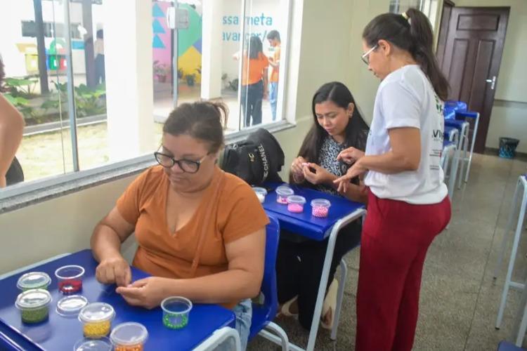 Governo do Estado promove cursos gratuitos para moradores do Residencial Vila dos Oliveiras, em Macapá, para fortalecer o empreendedorismo