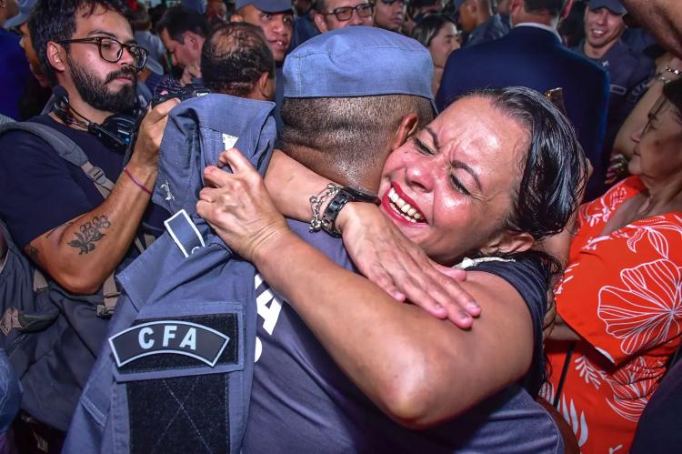 Sob forte emoção, 'Noite Cinza' marca avanço da formação de 532 soldados da PM do Amapá: ‘chegaremos a 70% a mais do efetivo’, cita governador Clécio
