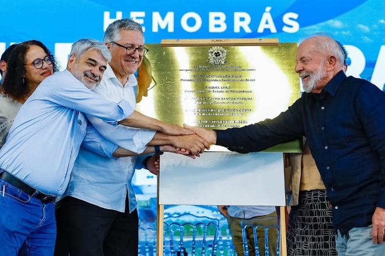 “País soberano tem que cuidar de educação, alimentação e saúde”, diz Lula na inauguração da fábrica da Hemobrás em Pernambuco