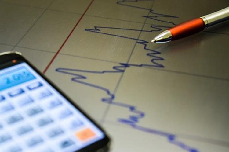 PIB: apesar de fechar 2023 em alta, atividade econômica mostra desaceleração no segundo semestre