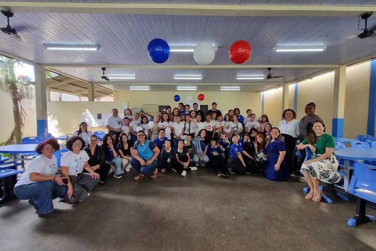 Escola Lucimar Amoras promove projeto sobre francofonia com convidados de Oiapoque, em Macapá