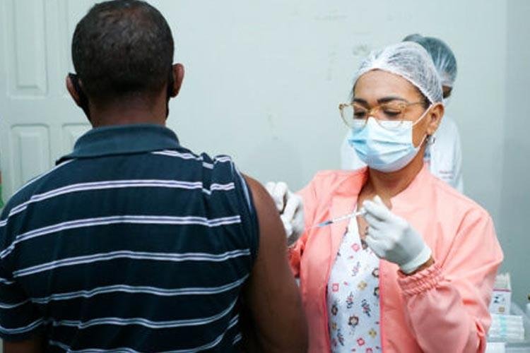 Vacinação contra Covid-19 para 1ª, 2ª e 3ª dose nesta quinta-feira (28)