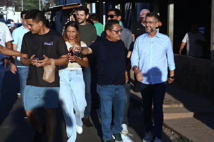 Governador Clécio Luís entrega pavimentação de 6 quilômetros de vias no bairro Vale Verde, em Macapá