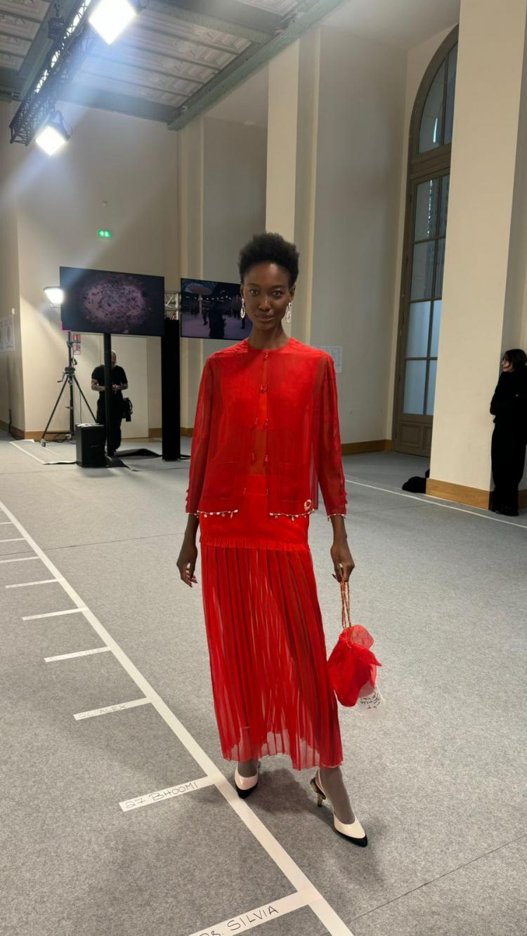 Brasileiras roubam a cena no desfile de alta-costura da Chanel