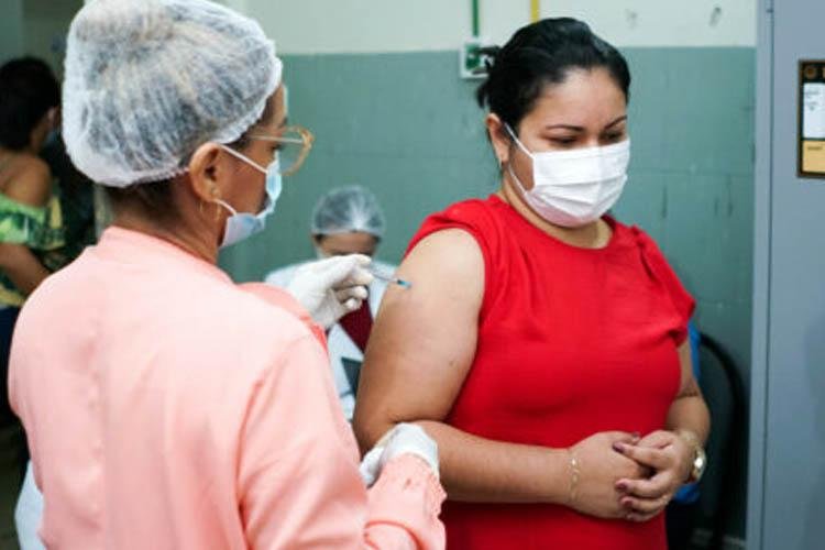 Covid-19: vacinação retorna nesta terça-feira (16); confira