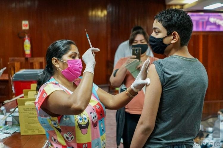 Covid-19: repescagem para aplicação da primeira dose em adolescentes de 12 a 17 anos