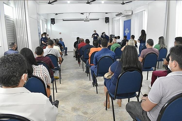 Curso do Sebrae auxilia empreendedores na escolha da melhor máquina de cartão para negócios