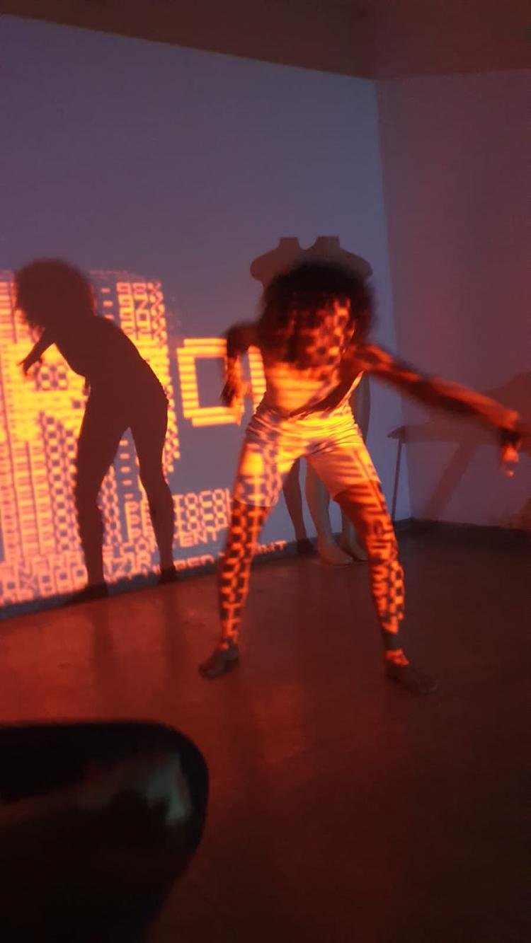 Trabalhos de ex-aluno e acadêmica de Teatro são selecionados em projeto do Itaú Cultural
