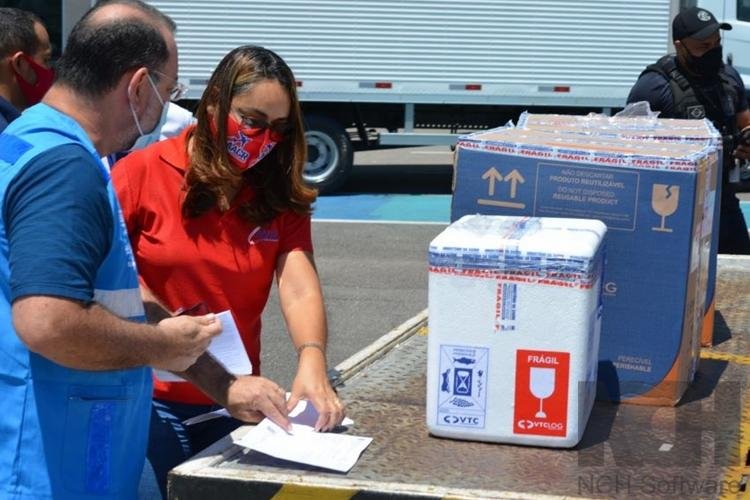 Novo lote com 19.720 doses de vacinas contra covid-19 chega ao Amapá