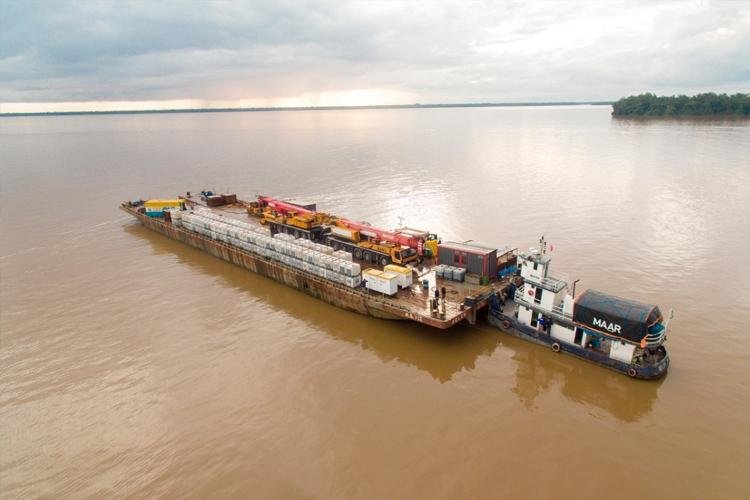 Estrutura para reflutuação de navio é enviada para local do naufrágio
