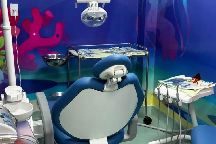 Novo Hospital da Criança e do Adolescente ganha consultório odontológico para cuidar da saúde bucal de pacientes com doenças crônicas