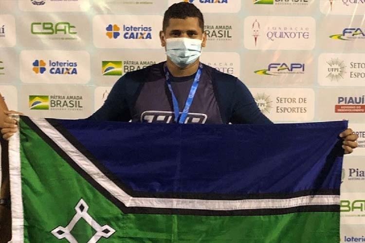 Atleta conquista ouro e se torna top 12 de lançamento de disco