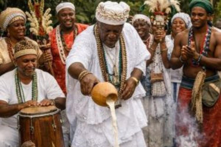 Do terreiro ao patrimônio: saberes ancestrais viram ferramenta de resistência e identidade no Brasil