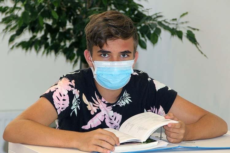 Redação no Enem: redes sociais do MEC podem dar possíveis dicas do tema 