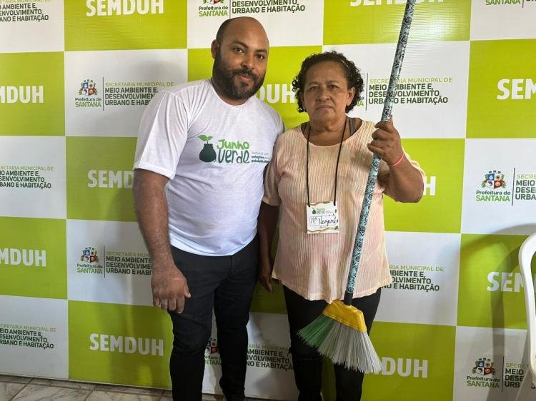 Alunos aprendem a produzir vassouras ecológicas em oficina promovida pela Semduh