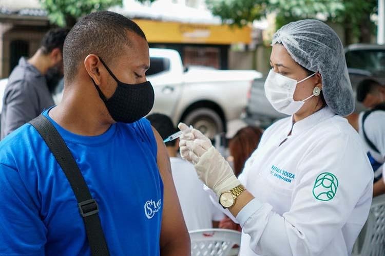 Pontos de vacinação com dose de reforço da Janssen são ampliados; confira outros públicos