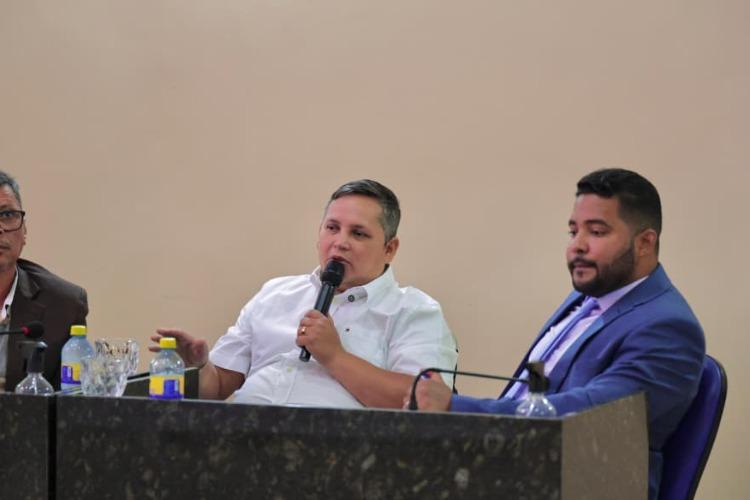 Prefeito Marcelo Pantoja anuncia concurso público e amplia investimentos em mensagem anual no Palácio Wajãpi