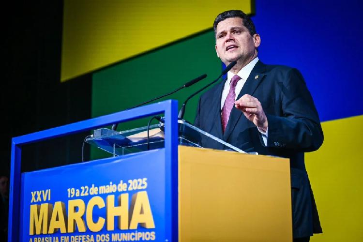 Na Marcha dos Prefeitos, presidente Davi garante que Congresso Nacional é um aliado dos municípios brasileiros