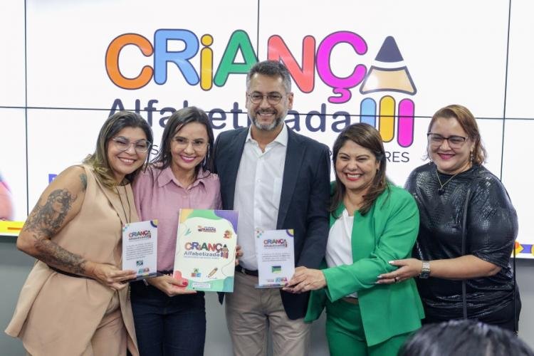 Governo do Amapá apresenta dados positivos da alfabetização para prefeitos e profissionais da educação dos 16 municípios