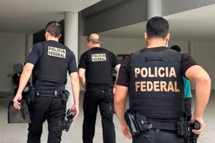 PF cumpre mandados de busca e apreensão em investigação sobre diplomas falsos no Amapá