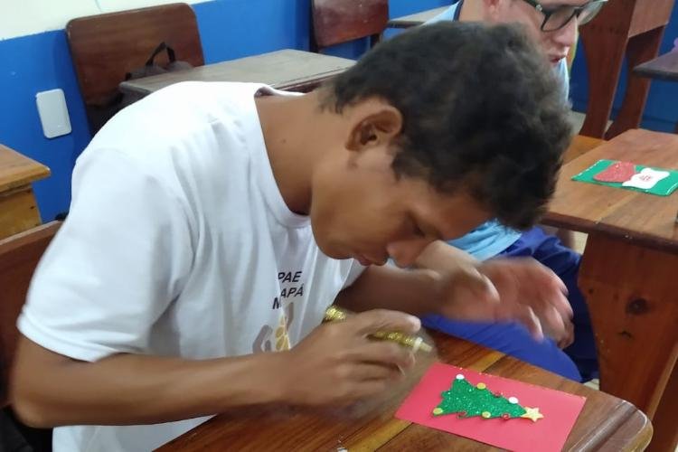 ‘Adote uma cartinha’ e faça uma criança da APAE sorrir neste Natal