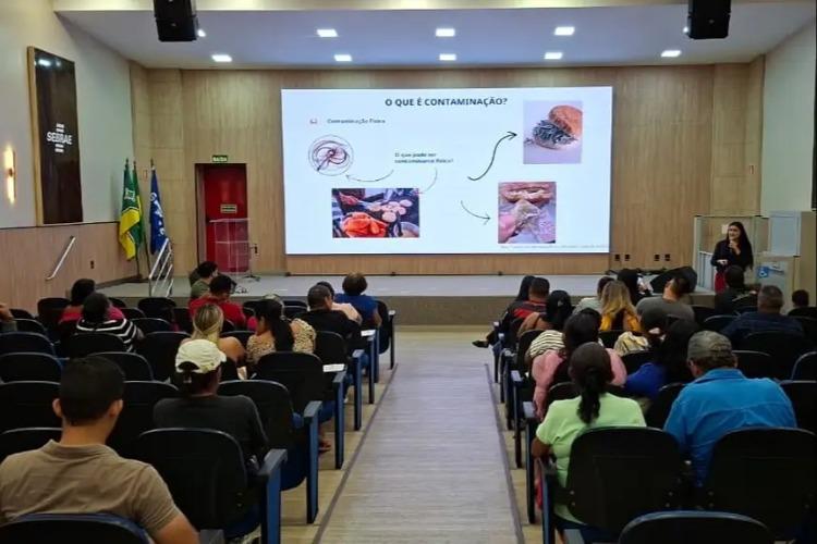 Carnaval 2026: Empreendedores de alimentos participam de ciclo de capacitações organizado pelo Governo do Estado e Sebrae Amapá