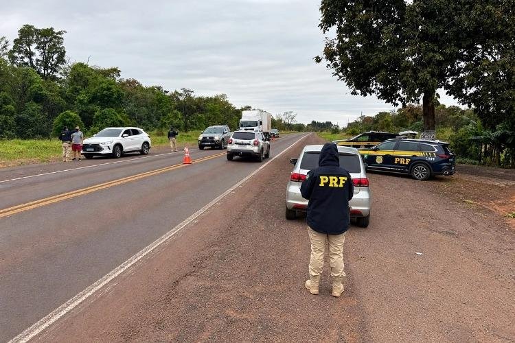 PRF reforça policiamento nas rodovias do Amapá durante a Operação Finados