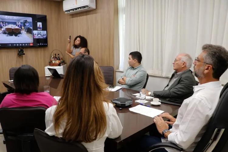 Em videoconferência com investidores, governador Clécio anuncia retomada da atividade mineral no Amapá