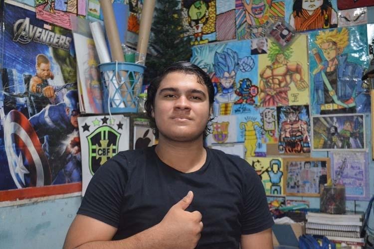 “Quero muito ser artista”, diz estudante autista que usa o tempo da quarentena para desenhar