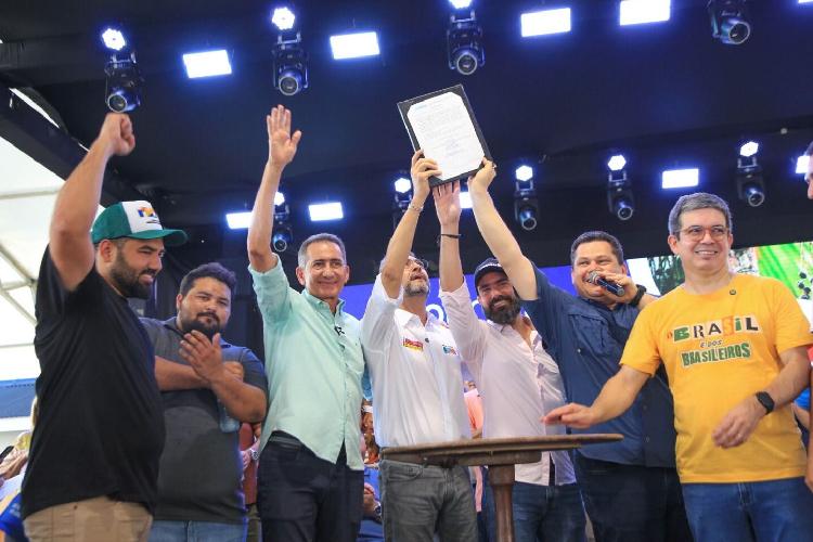 Davi Alcolumbre garante início das obras de pavimentação do Ramal do Manga