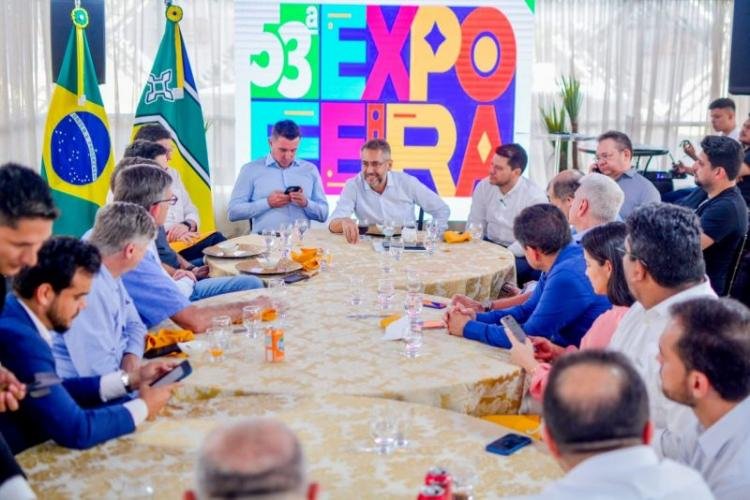 Na 53ª Expofeira, governador Clécio Luís apresenta potencialidades do Amapá ao terceiro maior banco do Brasil