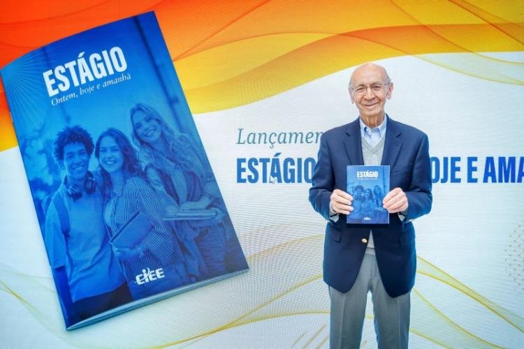 ​CIEE celebra dia do Estagiário com lançamento de livro e ações durante todo o mês de Agosto