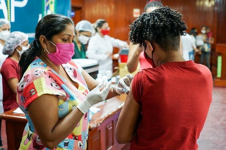 Continua vacinação da 1ª, 2ª e 3ª dose em Macapá nesta sexta-feira (15)
