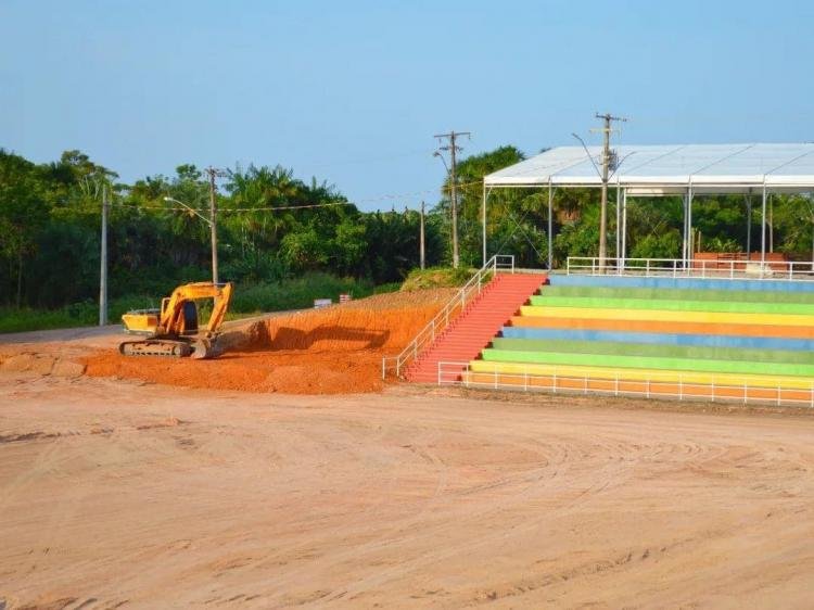 Area de show recebe últimos preparativos para as atrações da Expofeira