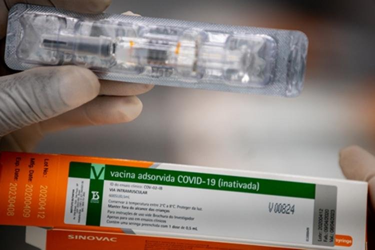 Covid-19: Butantan pede à Anvisa para incluir crianças e adolescentes de 3 a 17 anos na bula da CoronaVac