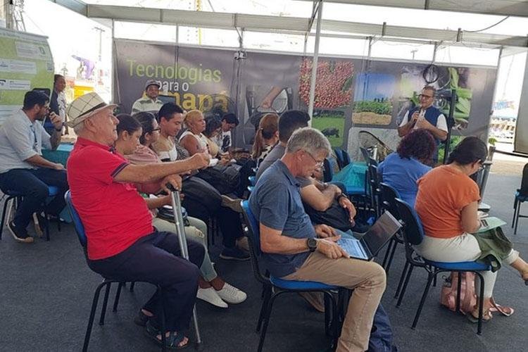 Extrativistas do Amapá em Minicurso e Lançamento de Livros sobre Castanha-da-Amazônia