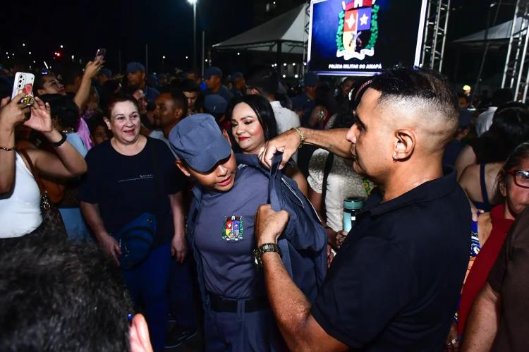 Sob forte emoção, 'Noite Cinza' marca avanço da formação de 532 soldados da PM do Amapá: ‘chegaremos a 70% a mais do efetivo’, cita governador Clécio