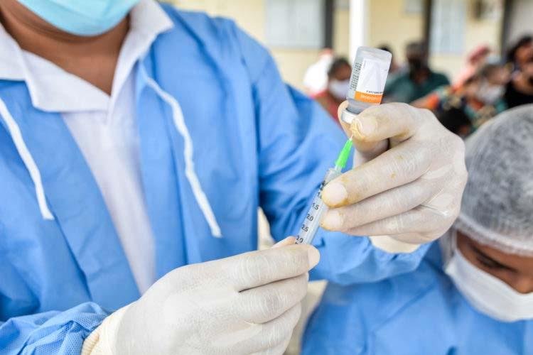 SEMSA INICIA VACINAÇÃO DE GESTANTES E PUÉRPERAS COM COMORBIDADES, E PESSOAS COM DEFICIÊNCIA PERMANENTE CADASTRADAS DO BPC, NESTA TERÇA-FEIRA (11)