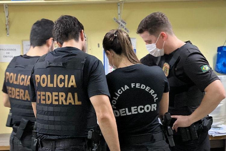 Polícia Federal cumpre mandados para investigar fraude nas escalas de plantões de médicos