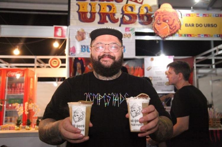 "Minha meta esse ano é bater R$ 80 mil", diz bartender ao empreender na 53ª Expofeira do Amapá