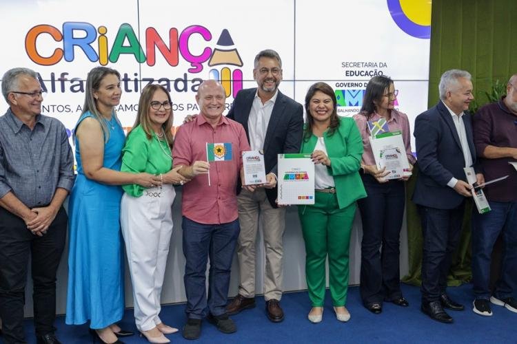 Governo do Amapá apresenta dados positivos da alfabetização para prefeitos e profissionais da educação dos 16 municípios