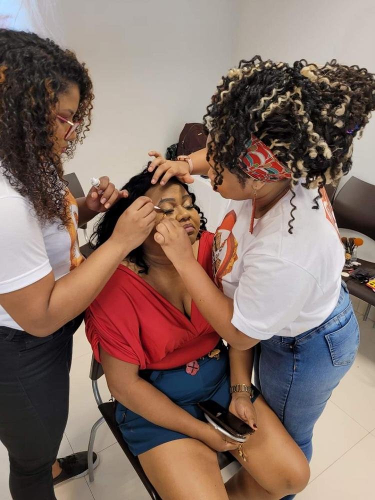 Zwanga, uma marca de moda que está realizando o projeto Afro Mulher no Conjunto Macapaba.