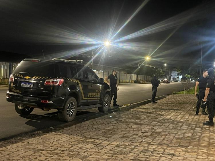 Polícia Federal cumpre mandados em investigação de campanha ilícita no Amapá