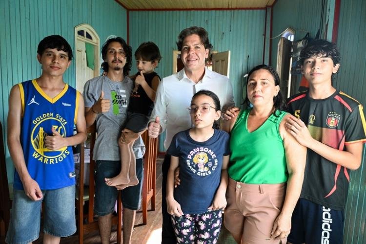 Mais de 1,3 mil alunos de escola em Breves (PA) ganham novo laboratório de informática equipado com computadores