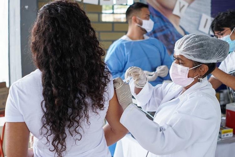 Pessoas de 28 anos serão vacinadas contra a covid-19 nesta quinta-feira em Macapá