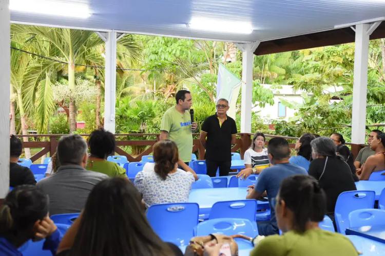 Caravana da Educação chega ao Arquipélago do Bailique e reforça investimentos na rede estadual