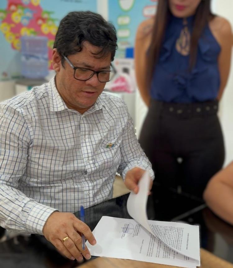 Prefeitura de Santana firma acordo de cooperação técnica com a Secretaria Extraordinária de Políticas Públicas para a Juventude
